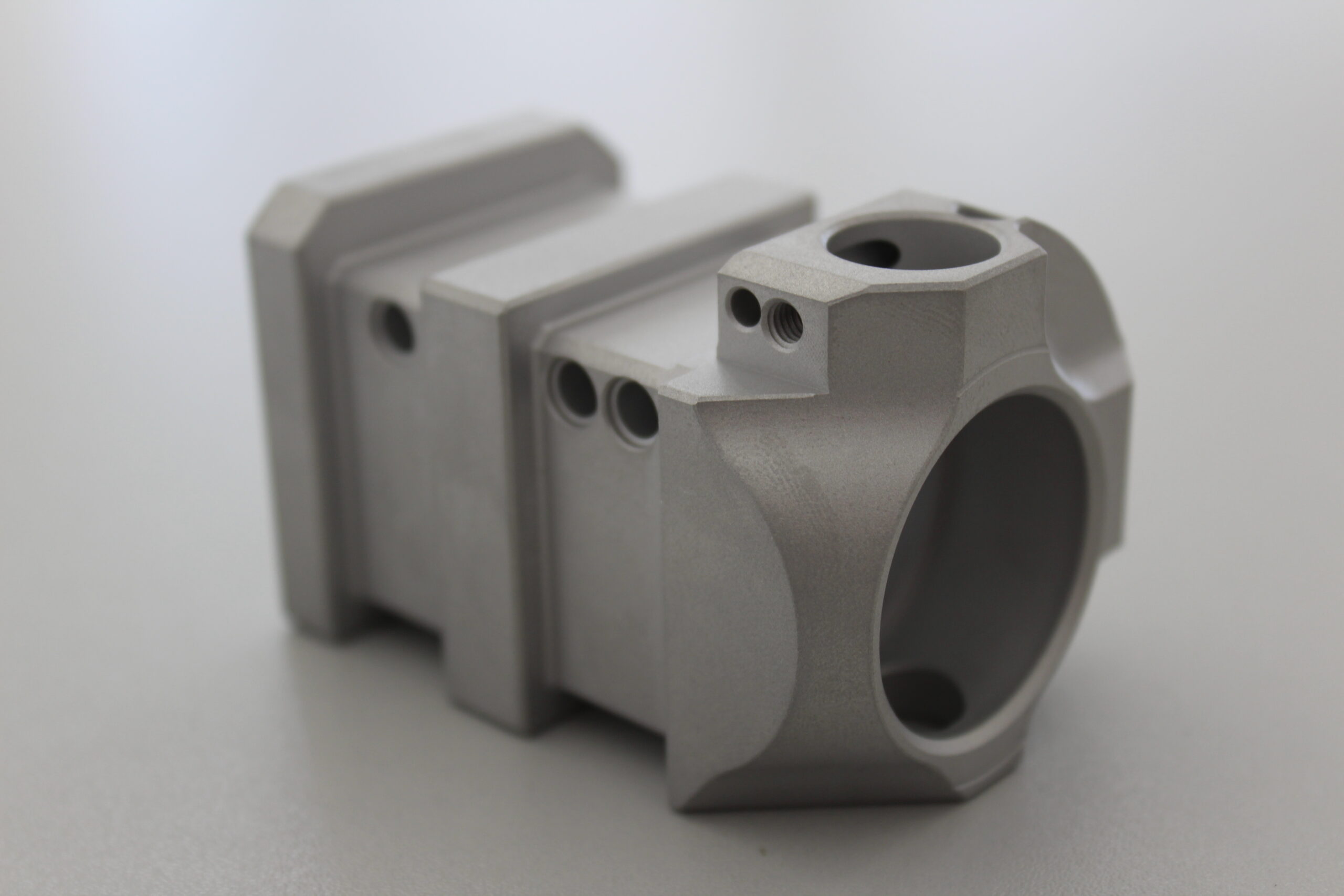 Präzisionsgefrästes Metallbauteil aus CNC Fertigung