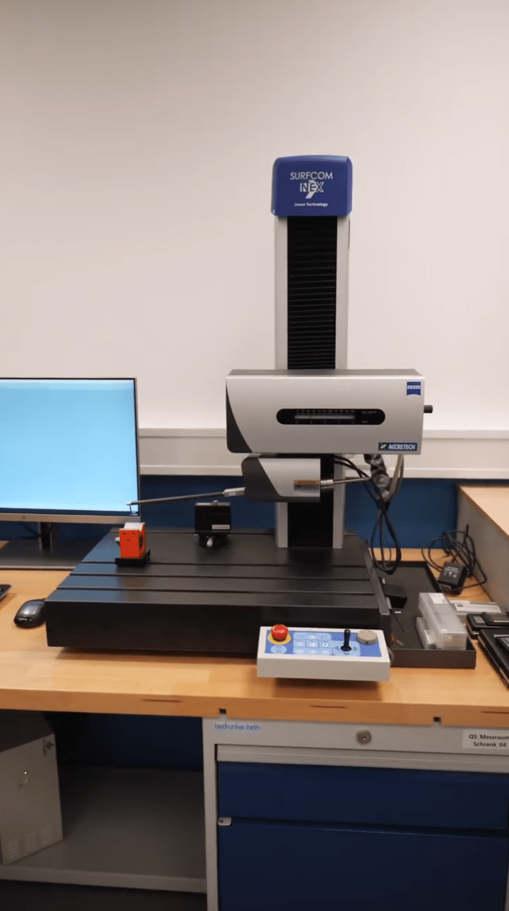 ACCRETECH SURFCOM NEX bei Mothes CNC